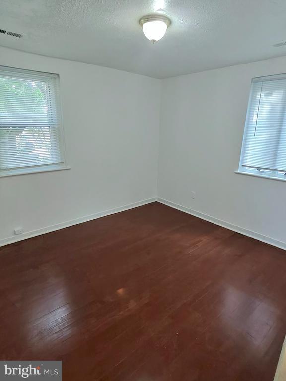 Building Photo - 407 Lebaum St SE