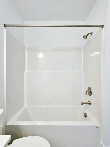 Building Photo - 398 Hensley St