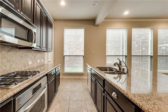 Building Photo - 2452 Embleton Dr