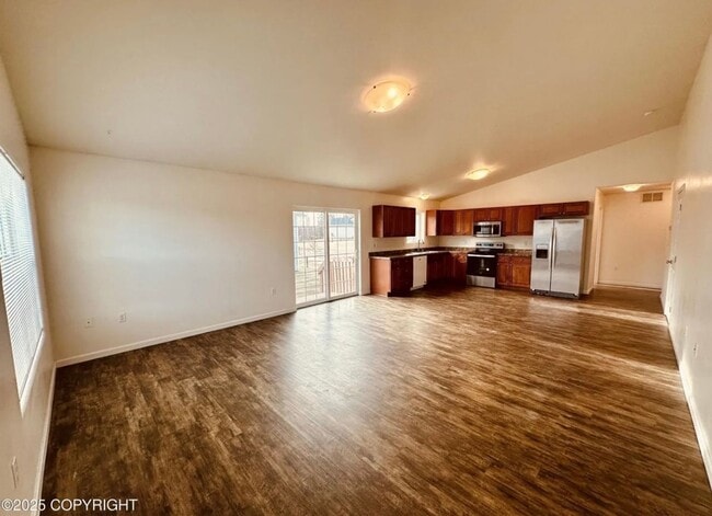 Building Photo - Fantastic 1400 sqft Ranch style home with 3 Large bedrooms, 2 bath, 2 car garage with LVP through...