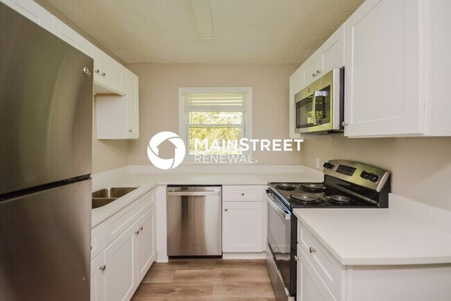 Building Photo - 3 Bedroom Pet-Friendly Home in COVINGTON, GA with Main Street Renewal