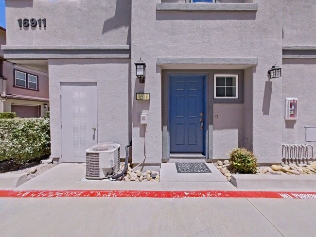 Building Photo - Spacious 3-Bedroom Home in Prime San Diego Location