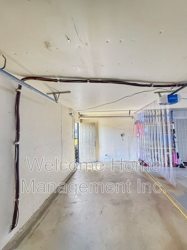 Building Photo - 1037 Mohr Ln