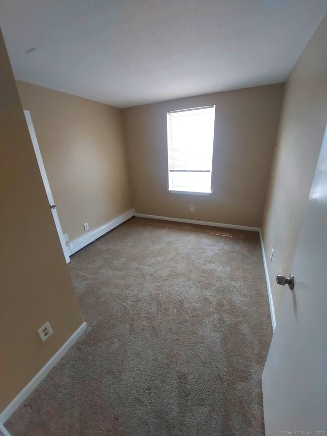 Building Photo - 63 Huntington St