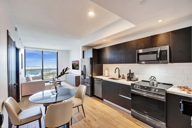 Building Photo - 398 NE 5th St