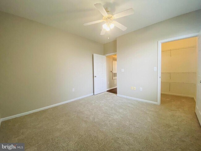 Building Photo - 12929 Centre Park Cir