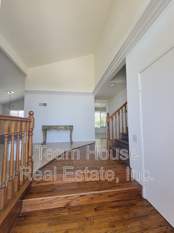 Building Photo - 23423 Vía Boscana