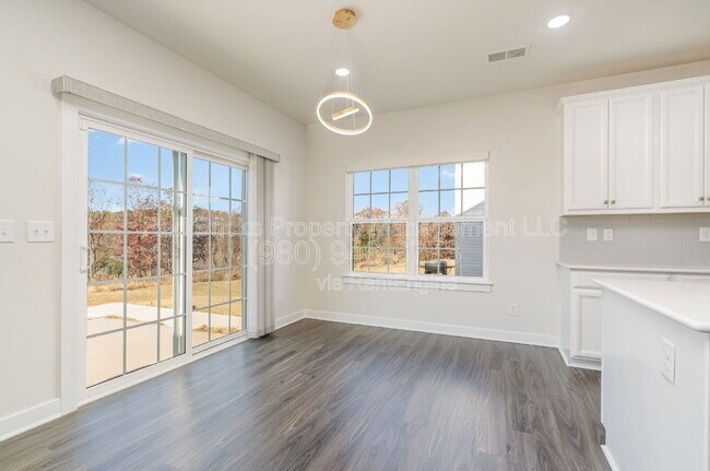 Building Photo - 7214 Waterwheel St SW