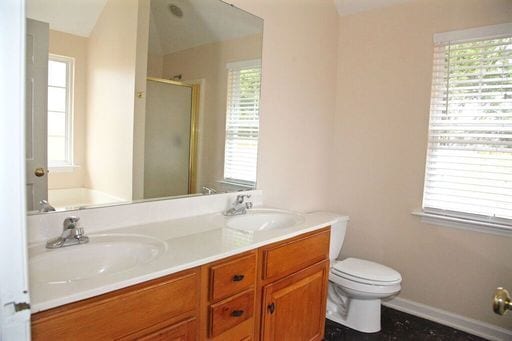 Building Photo - Beautiful Home with Spacious Open Floor Plan