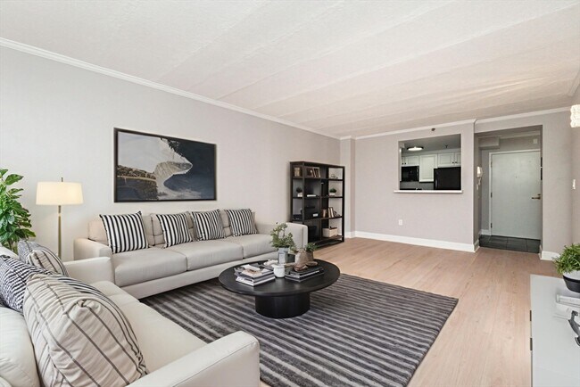 Building Photo - 1933 Commonwealth Ave