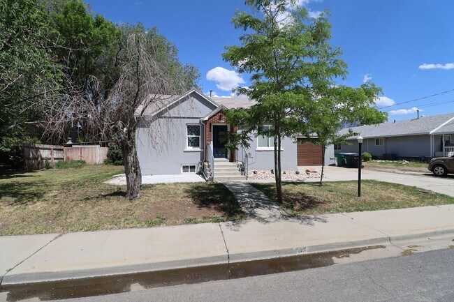 Building Photo - Reduced price