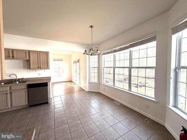 Building Photo - 101 Goldenrod Ln