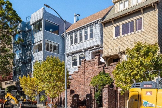 Building Photo - 3228 Washington St