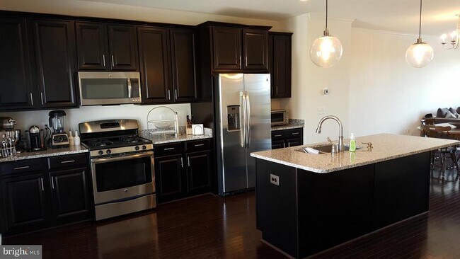 Building Photo - 21725 Pagoda Terrace