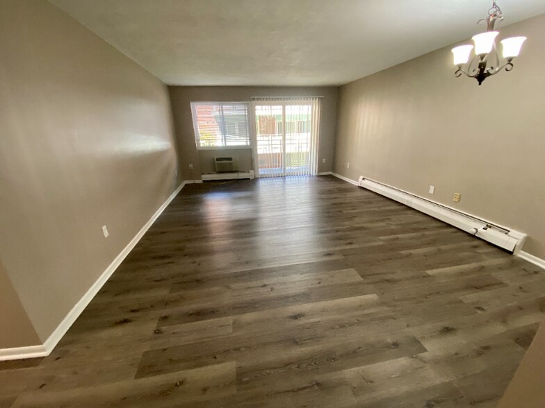 Building Photo - 200 Mountain Ave