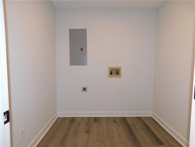 Building Photo - 183 Laurel Heights Dr
