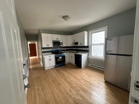 Building Photo - 1108 Lathrop Ave