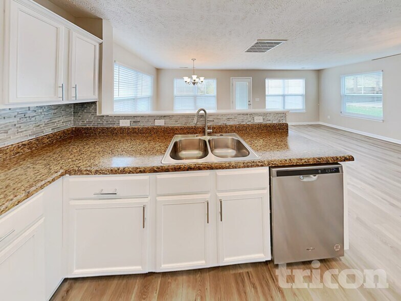 Building Photo - 705 Griggs Pl