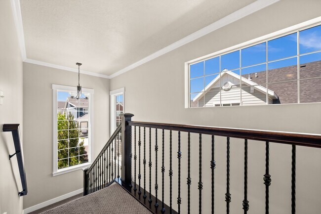 Building Photo - 771 Newfield Dr