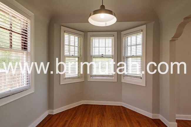 Building Photo - 755 Princeton Ave S