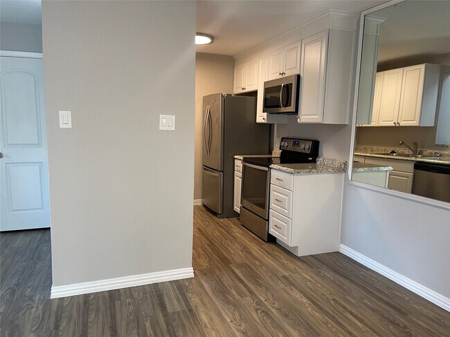 Building Photo - 1516 Bay Area Blvd