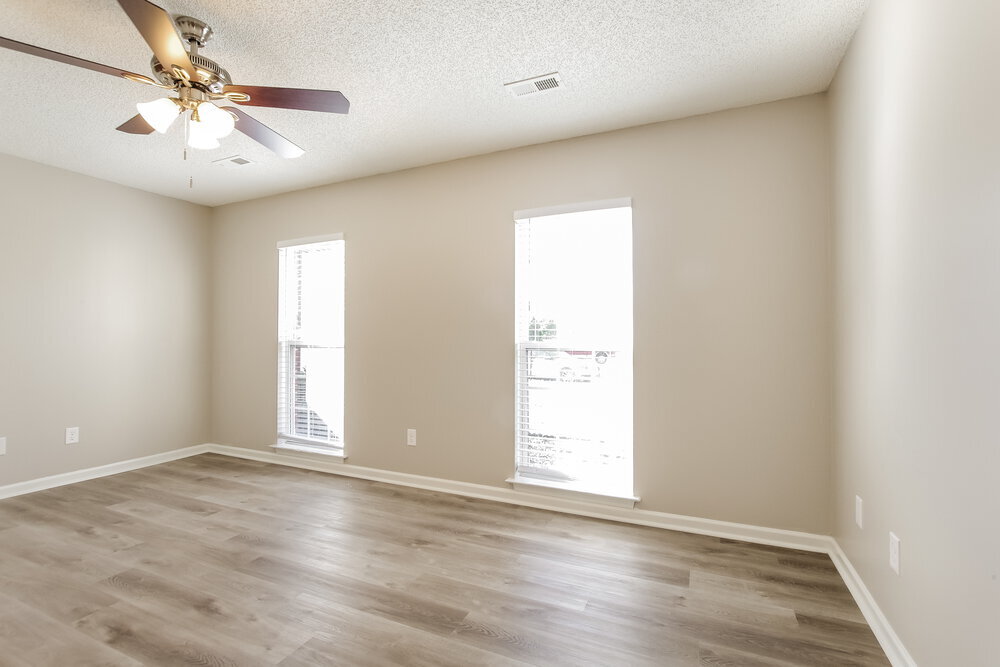 Building Photo - 3900 Golden Rod Ct