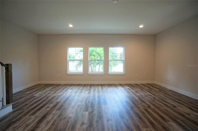 Building Photo - 3124 W Azeele St