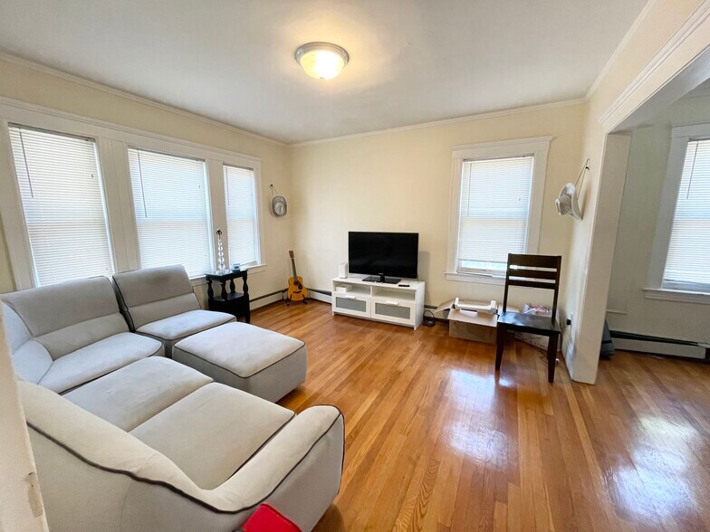 Building Photo - 31 High St