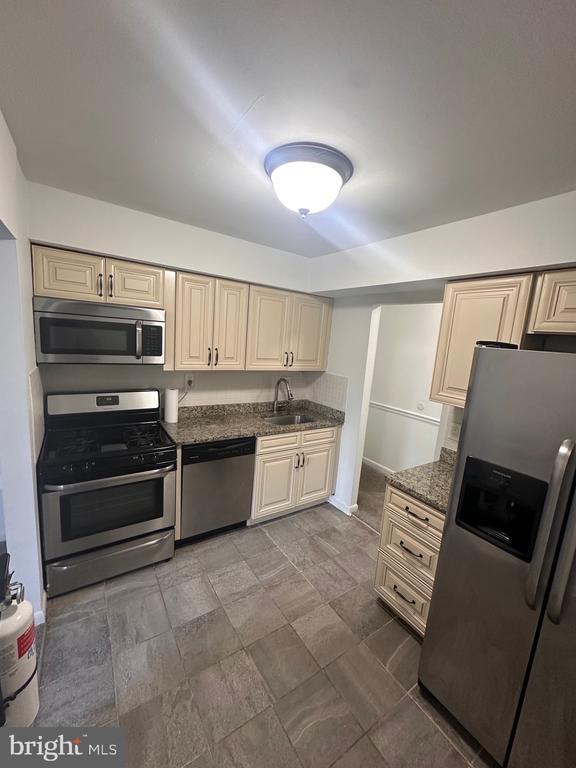 Building Photo - 222 Echelon Rd