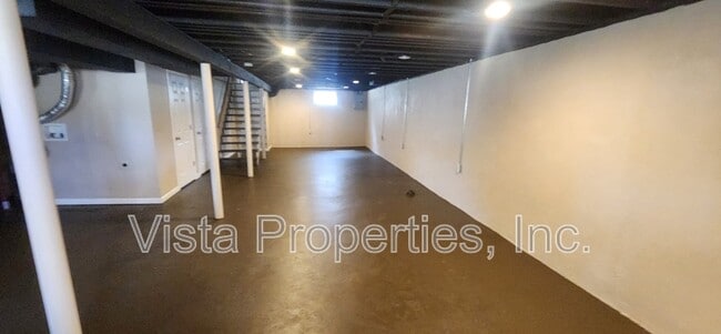 Building Photo - 3412 Winnland Dr