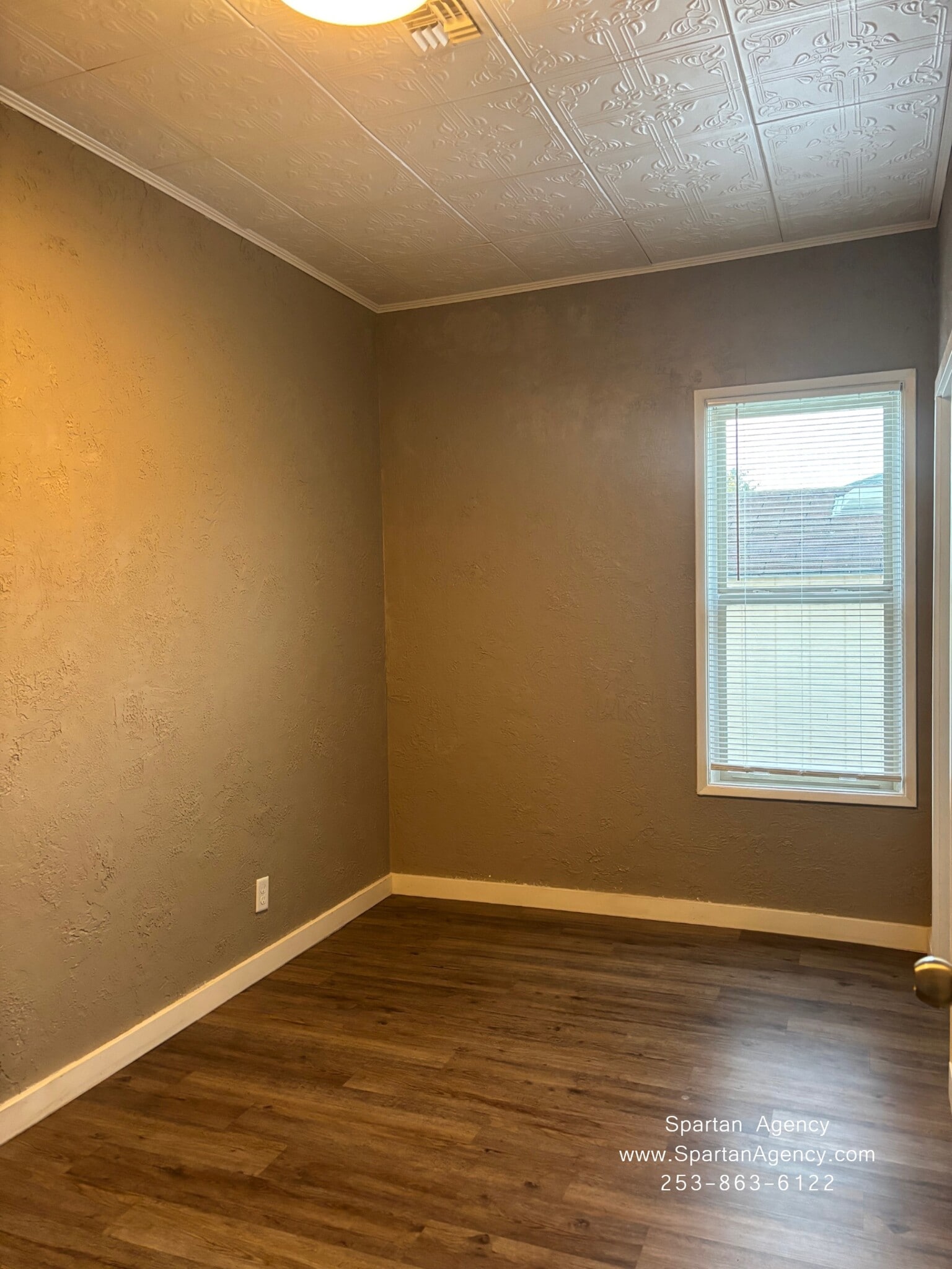 Building Photo - 1727 Pease Ave