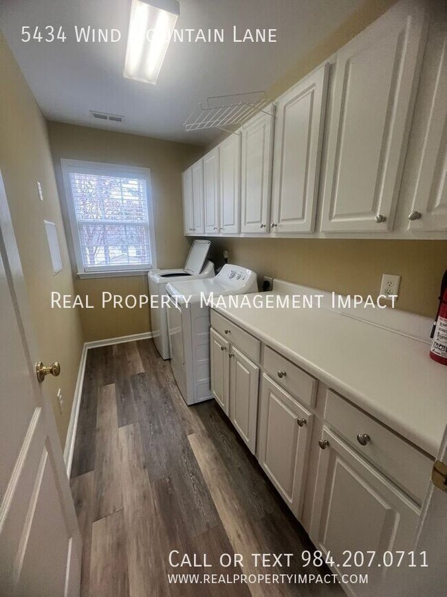 Building Photo - 5434 Wind Mountain Ln