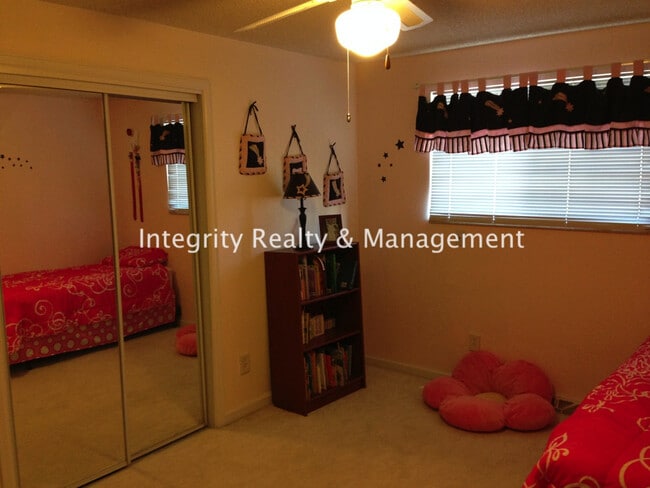 Building Photo - 13637 Pisces Ct