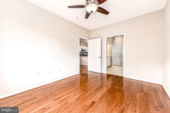 Building Photo - 12909 Centre Park Cir
