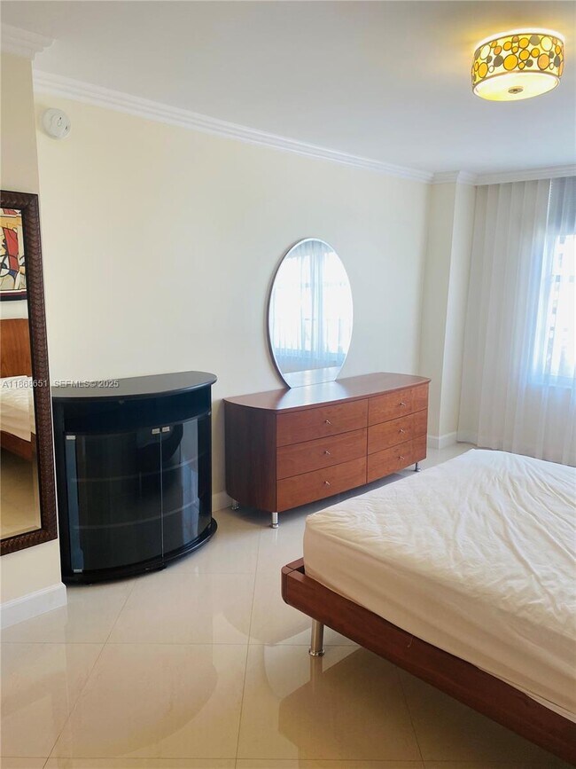 Building Photo - 230 174th St