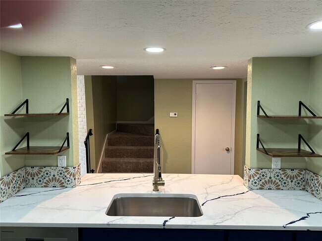 Building Photo - 14663 Perthshire Rd