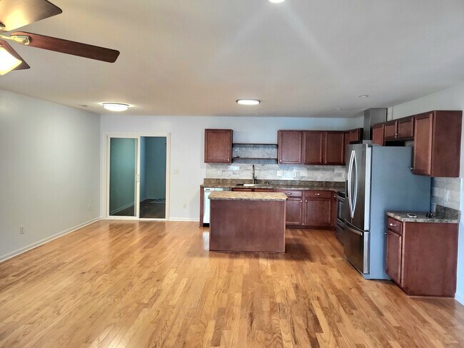 Building Photo - 1003 Summerfield Ct