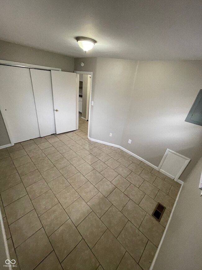 Building Photo - 622 Brewer Pl