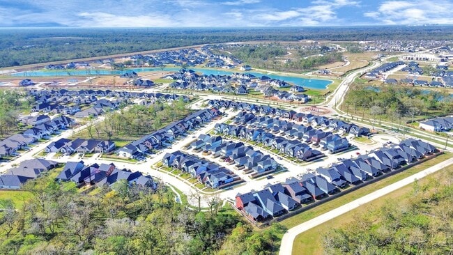 Building Photo - 1535 Park Path Dr