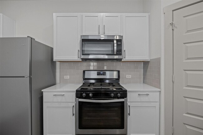 Building Photo - 231 Lavaca River Ln