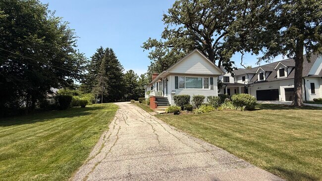 Building Photo - 1804 Chapel Ct