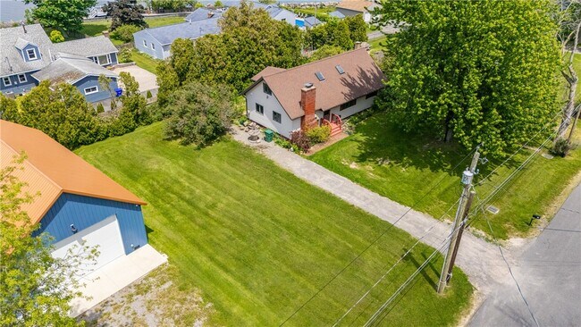 Building Photo - 26 Clearview Ave