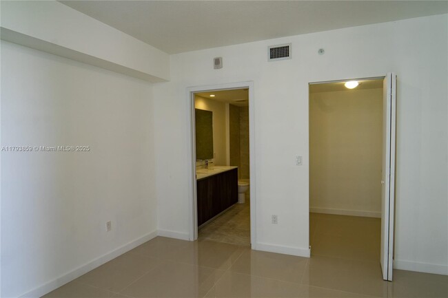 Building Photo - 488 NE 18th St