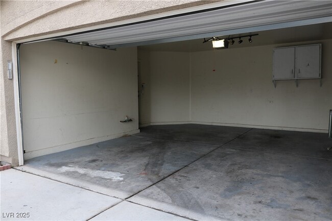 Building Photo - 4069 Vicenta Ct