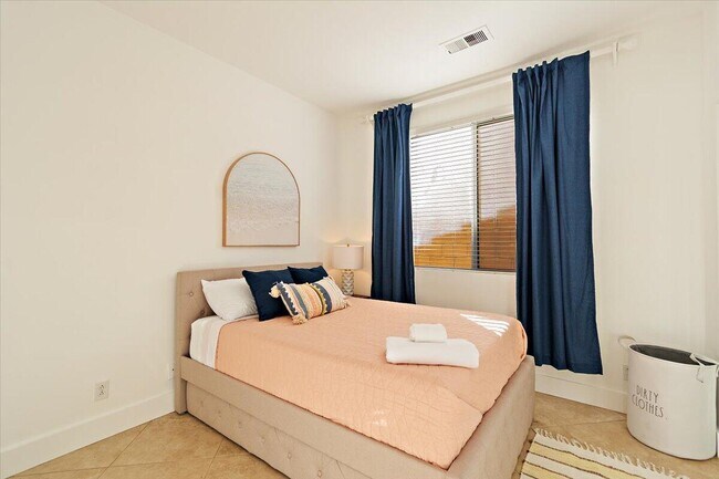 Building Photo - 47450 Manteca Ct