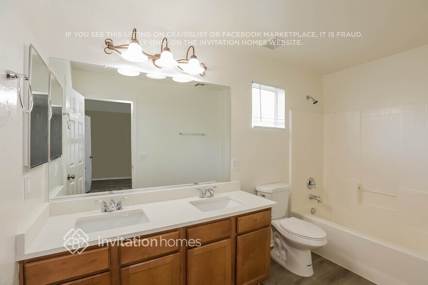 Building Photo - 3927 S 53rd Ave