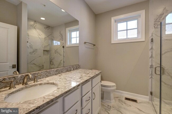 Building Photo - 1020 Railroad Ave