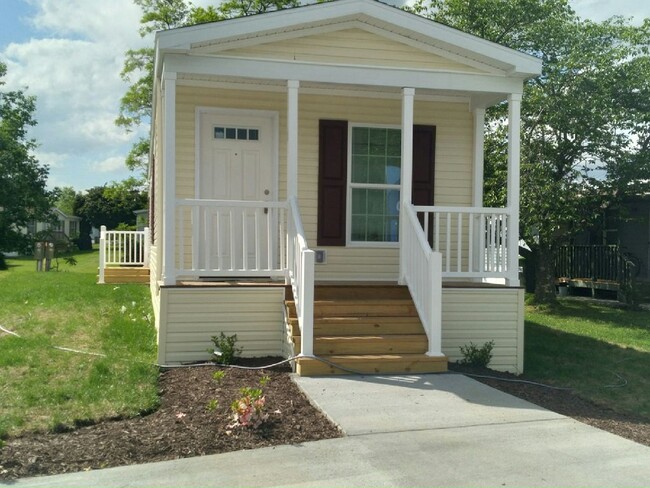 Primary Photo - 104 Pyramid Dr