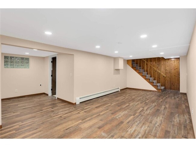 Building Photo - 1334 Hillcrest Dr NE