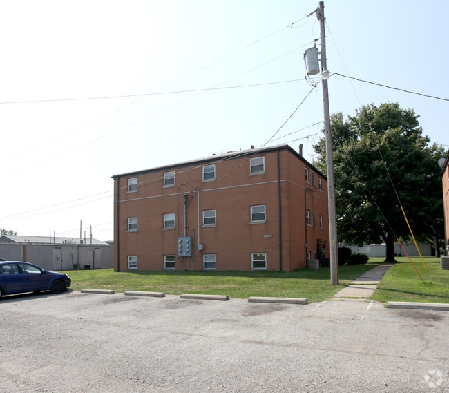 2633 London Groveport Rd 2633 London Groveport Rd Groveport OH 43125